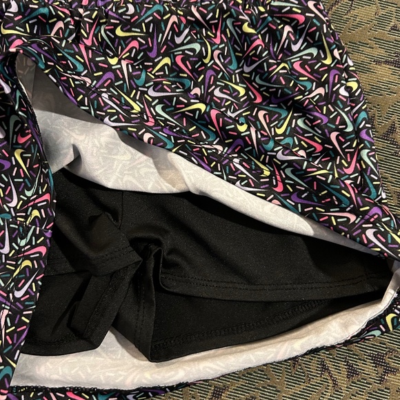 Nike Black Colorful Tennis Skort for Girls Size 4T Athletic ~ Pickleball! - Picture 3 of 3